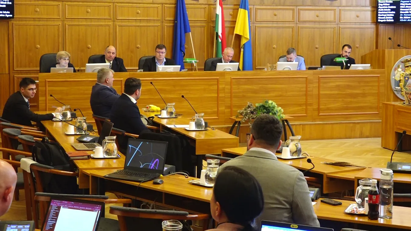 Nincs programja, de újrázna Pécs balliberális polgármestere + videó