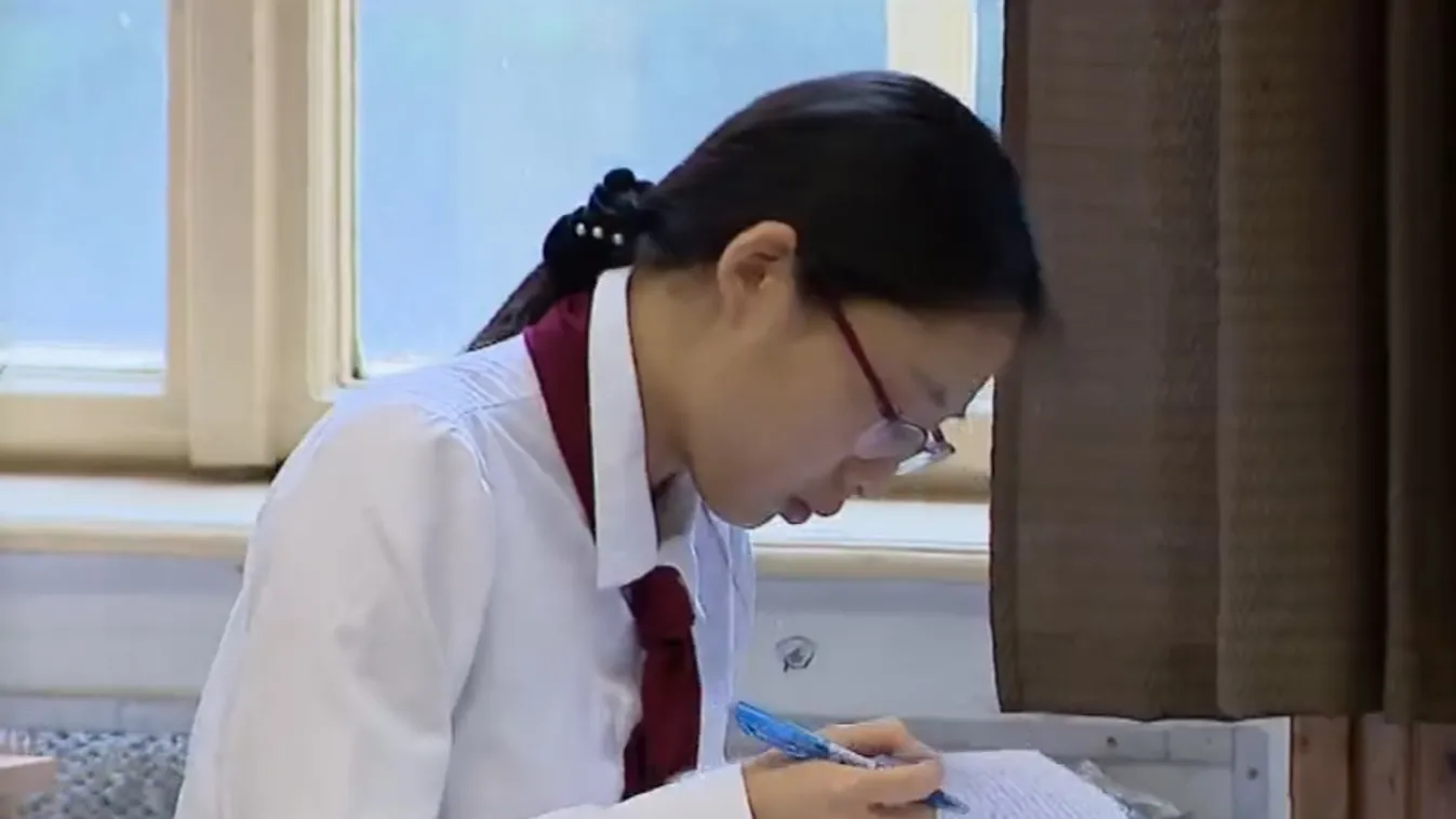 Véget értek a közép- és emeltszintű írásbeli érettségik + videó