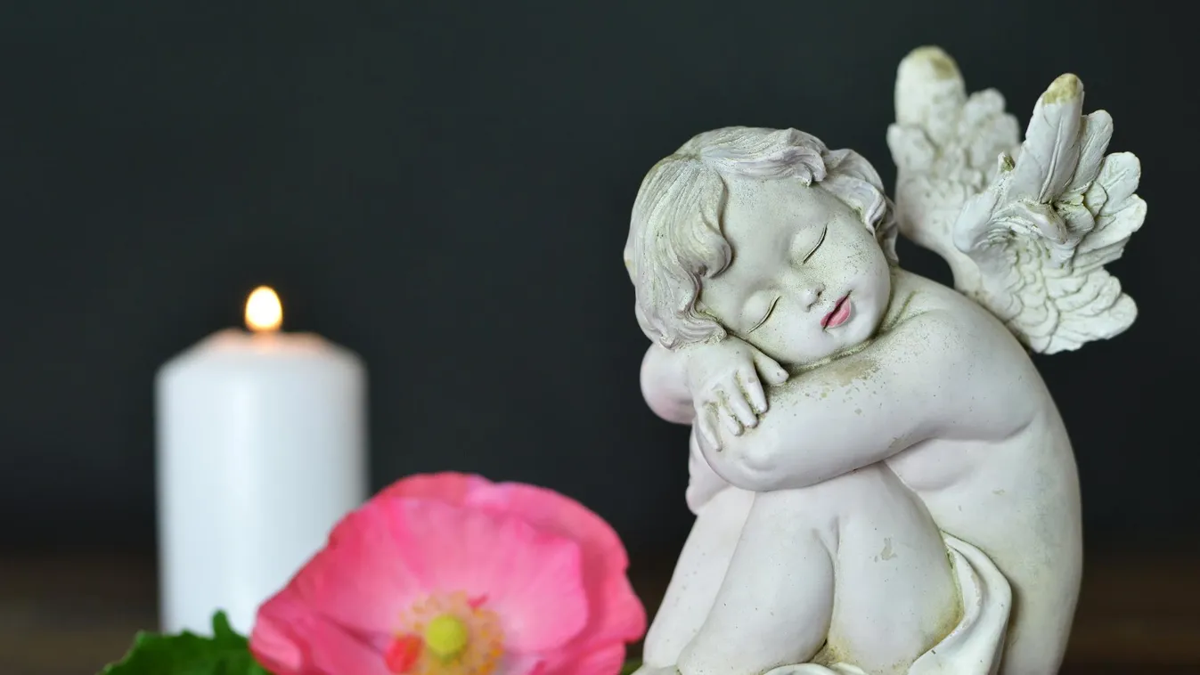 Egy tinédzsert vádol az ügyészség újszülöttje megölésével