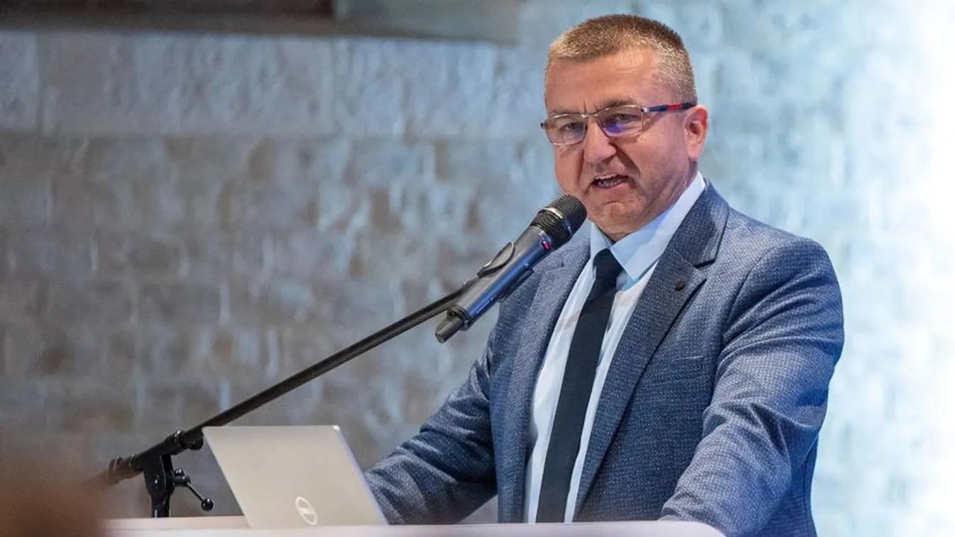 Czomba Sándor: Elsősorban a magyar munkavállalókat segíti a munkásszállás-kialakítás támogatása