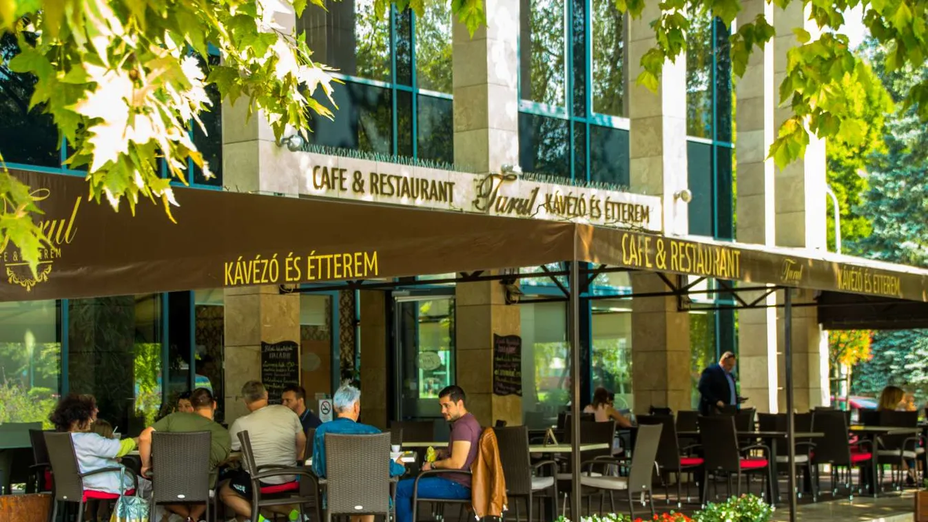 Egy étteremben rongálhattak Magyar Péter hívei + videó