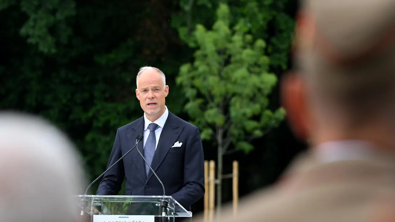 Szalay-Bobrovniczky Kristóf: Magyarország továbbra is a béke pártján áll, és ehhez sziklaszilárdan tartja magát.