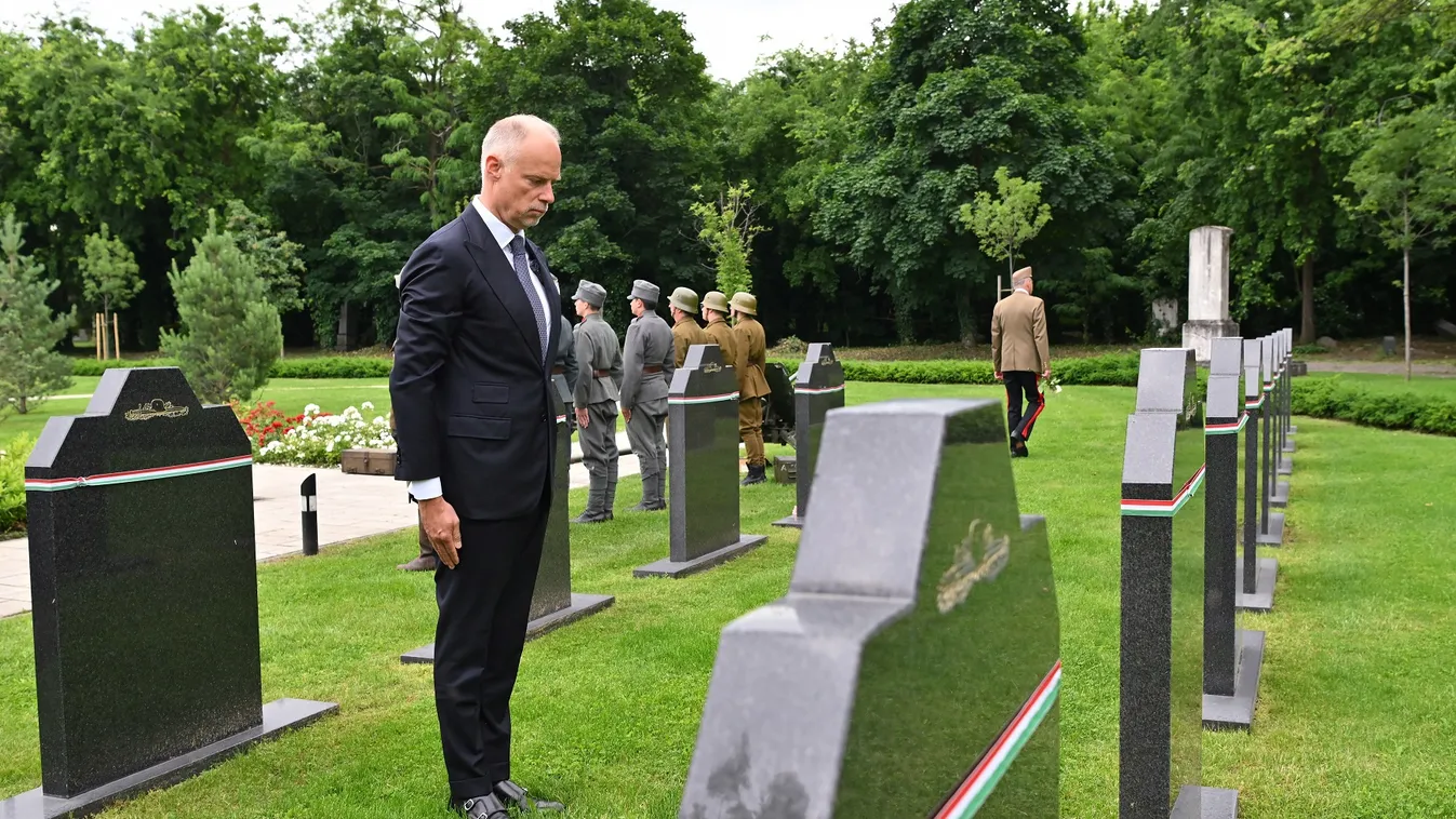 Szalay-Bobrovniczky Kristóf: mi, magyarok békét akarunk!