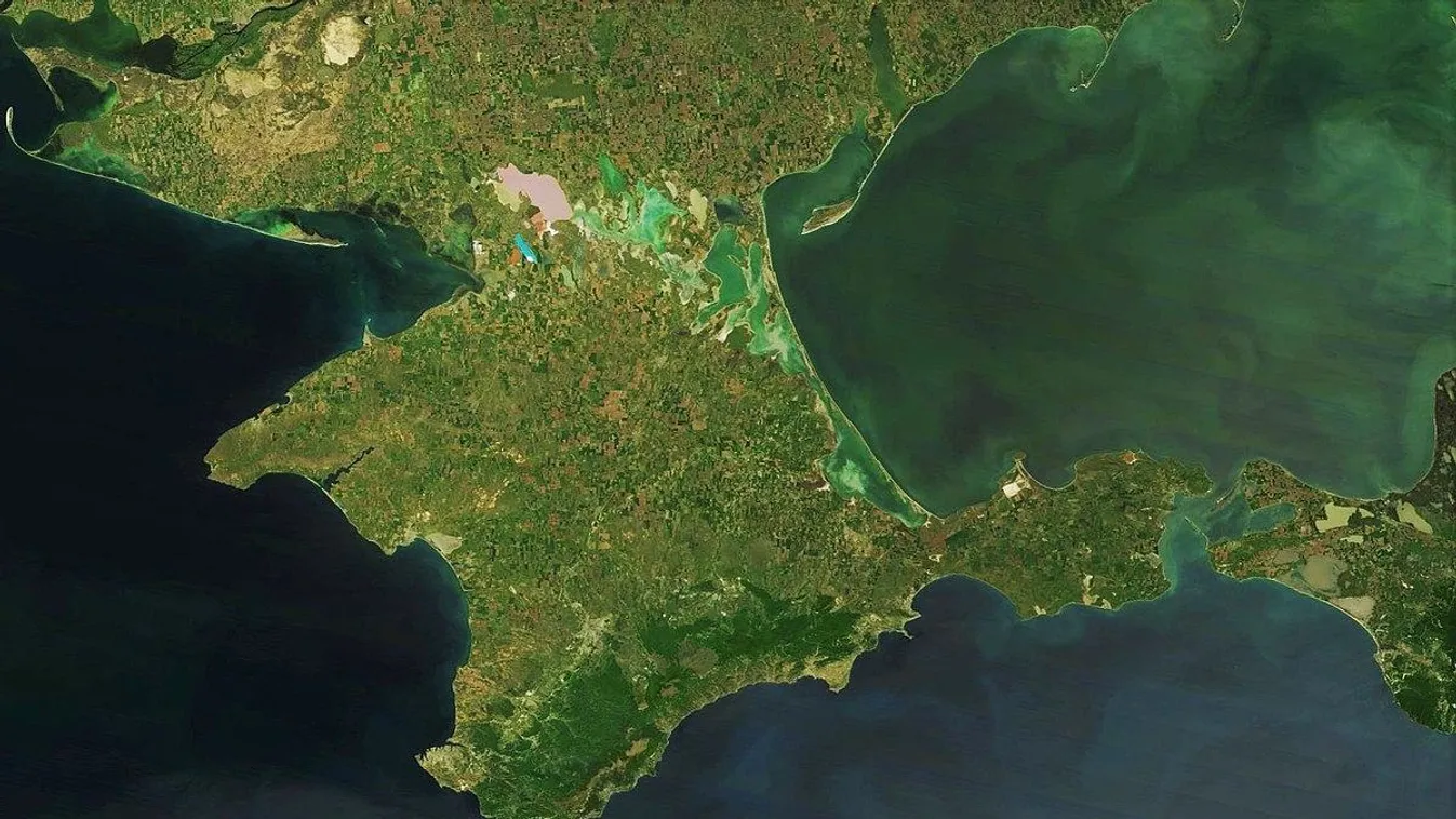 Megsemmisítettek egy orosz hadihajót a Krím partján