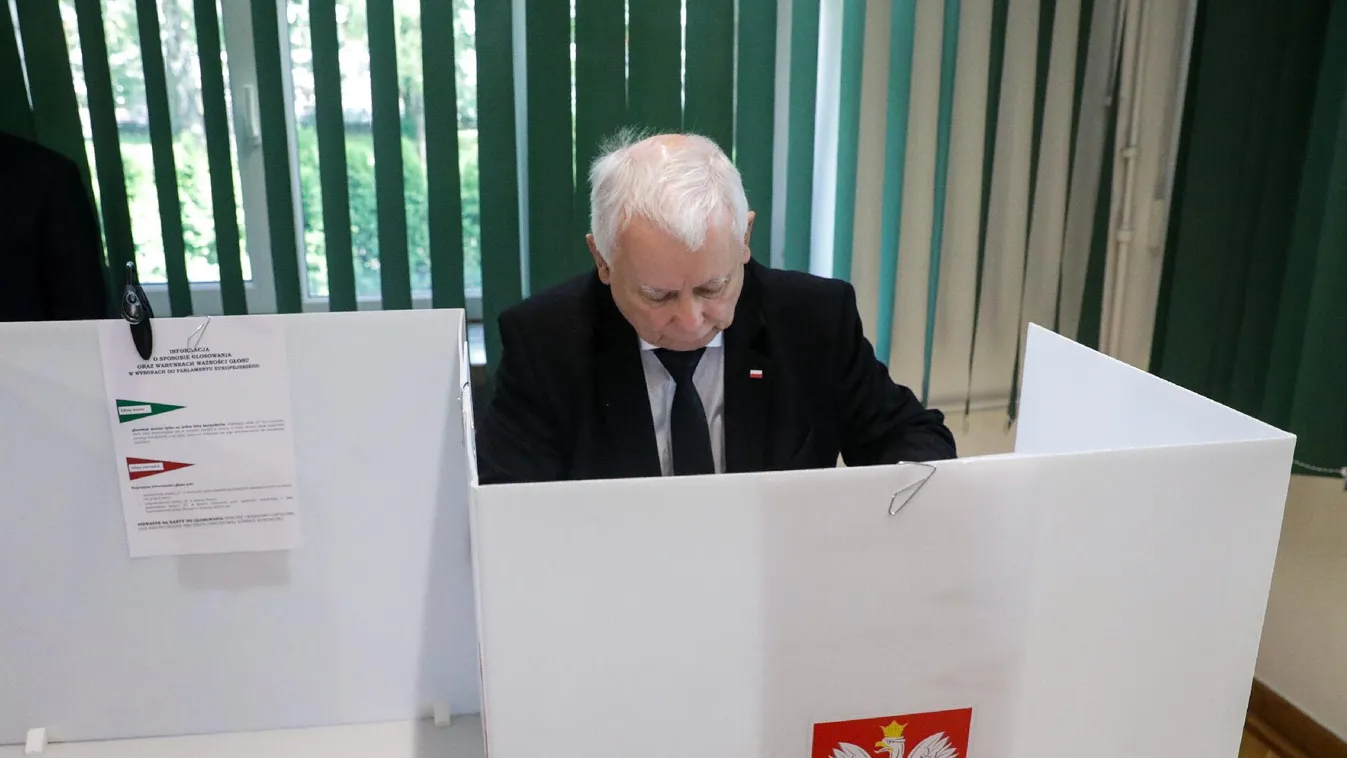 Szoros küzdelemben csupán egy mandátummal előzte meg Tusk pártja Kaczynski pártját