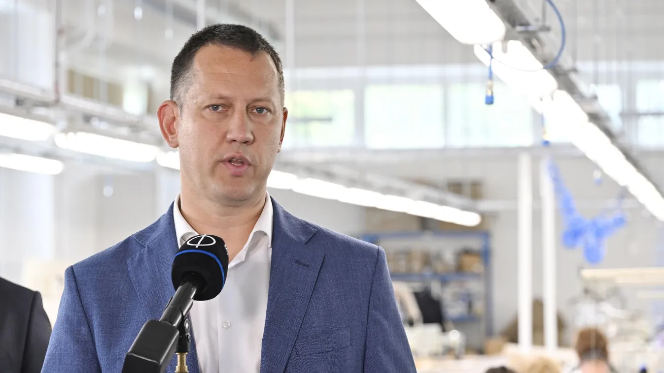 11 ezer forinttal emeli meg a kormány a nevelőszülői ellátmányt