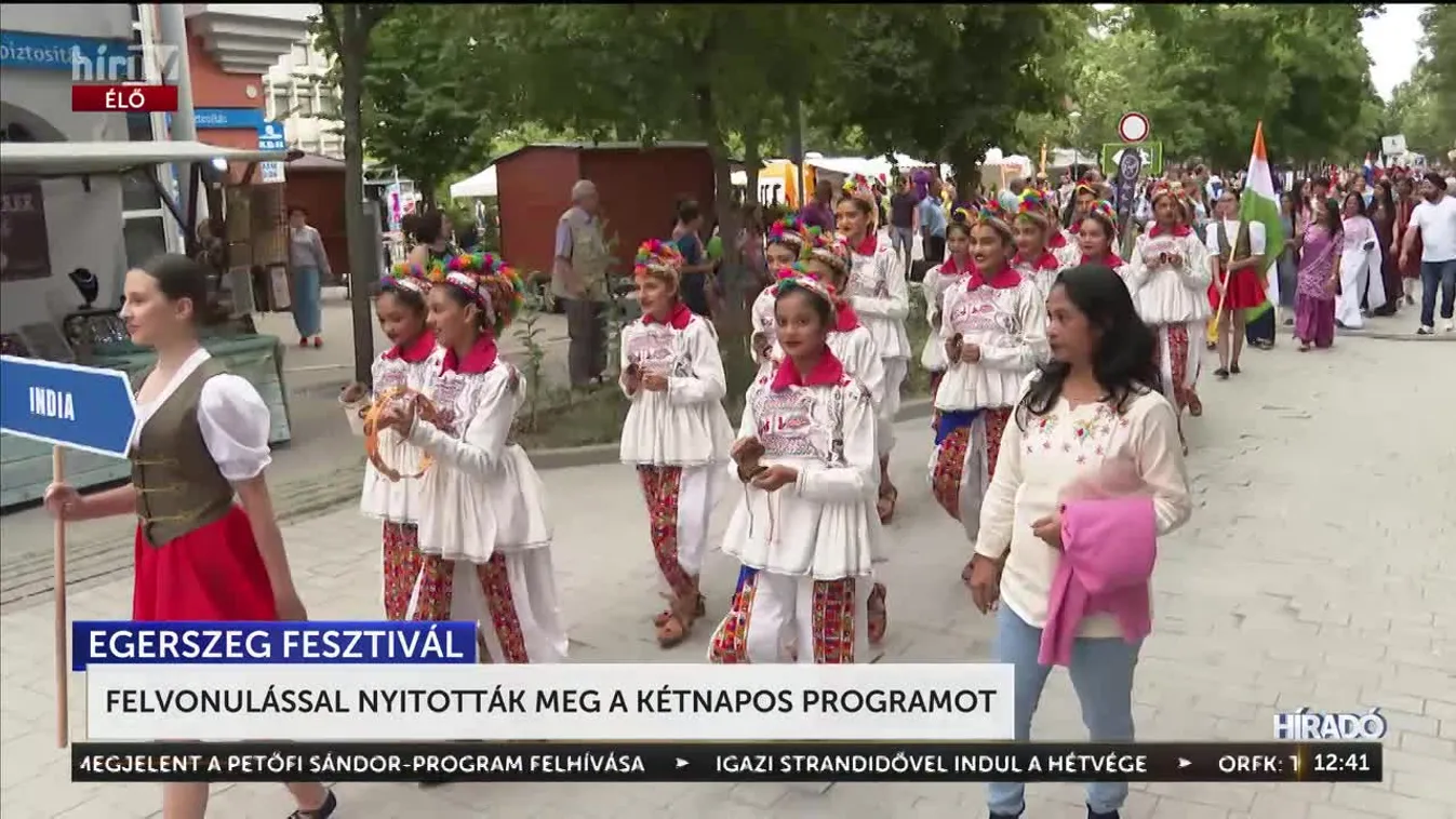 Felvonulással nyitották meg a kétnapos programot