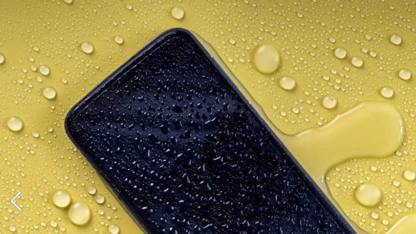 Szó szerint megúszta a mobiltelefon, amit Magyar Péter a Dunába dobott