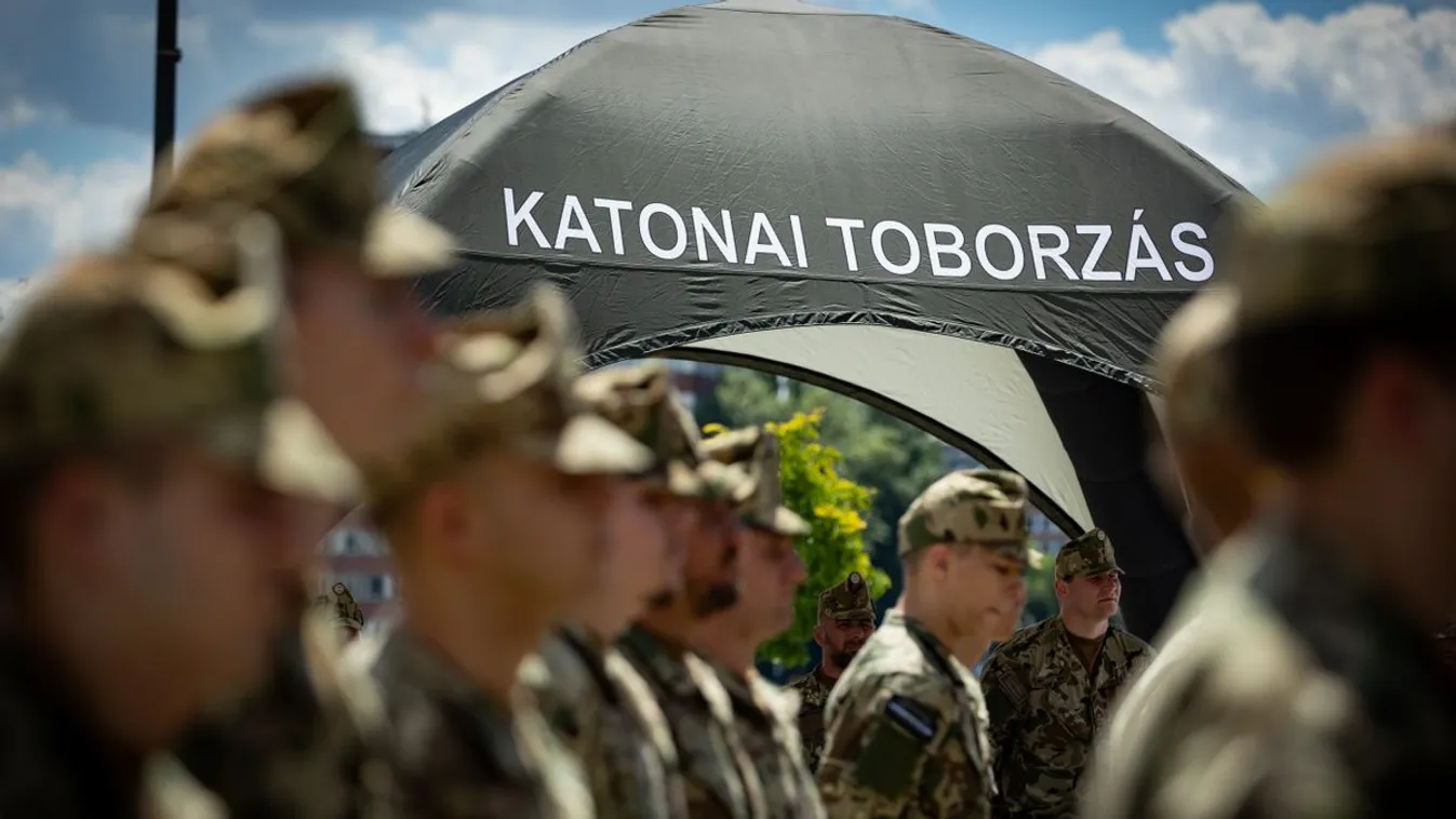 Szalay-Bobrovniczky Kristóf: Összetartó közösséget kínálunk