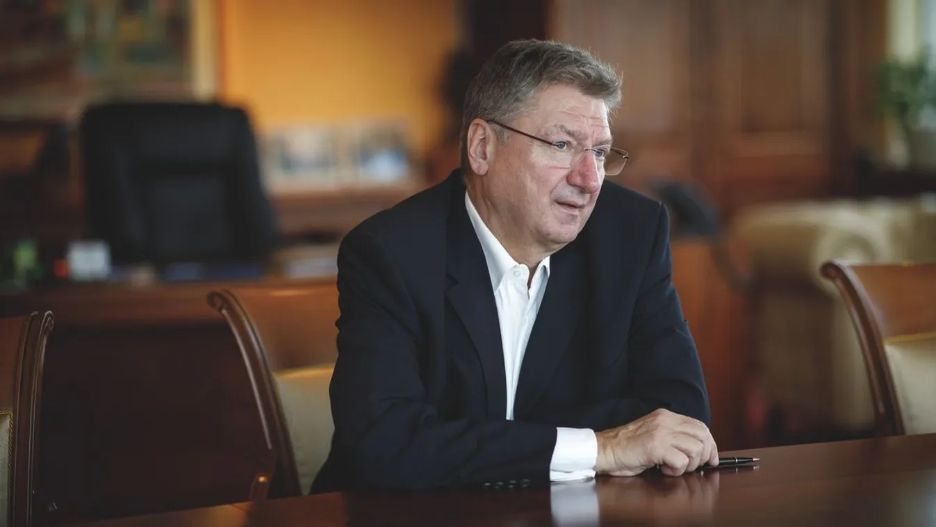 Parragh László: Válaszút elé ért a globális gazdaság