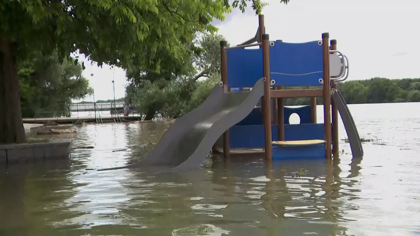 Verőcénél már kilépett a medréből a Duna + videó