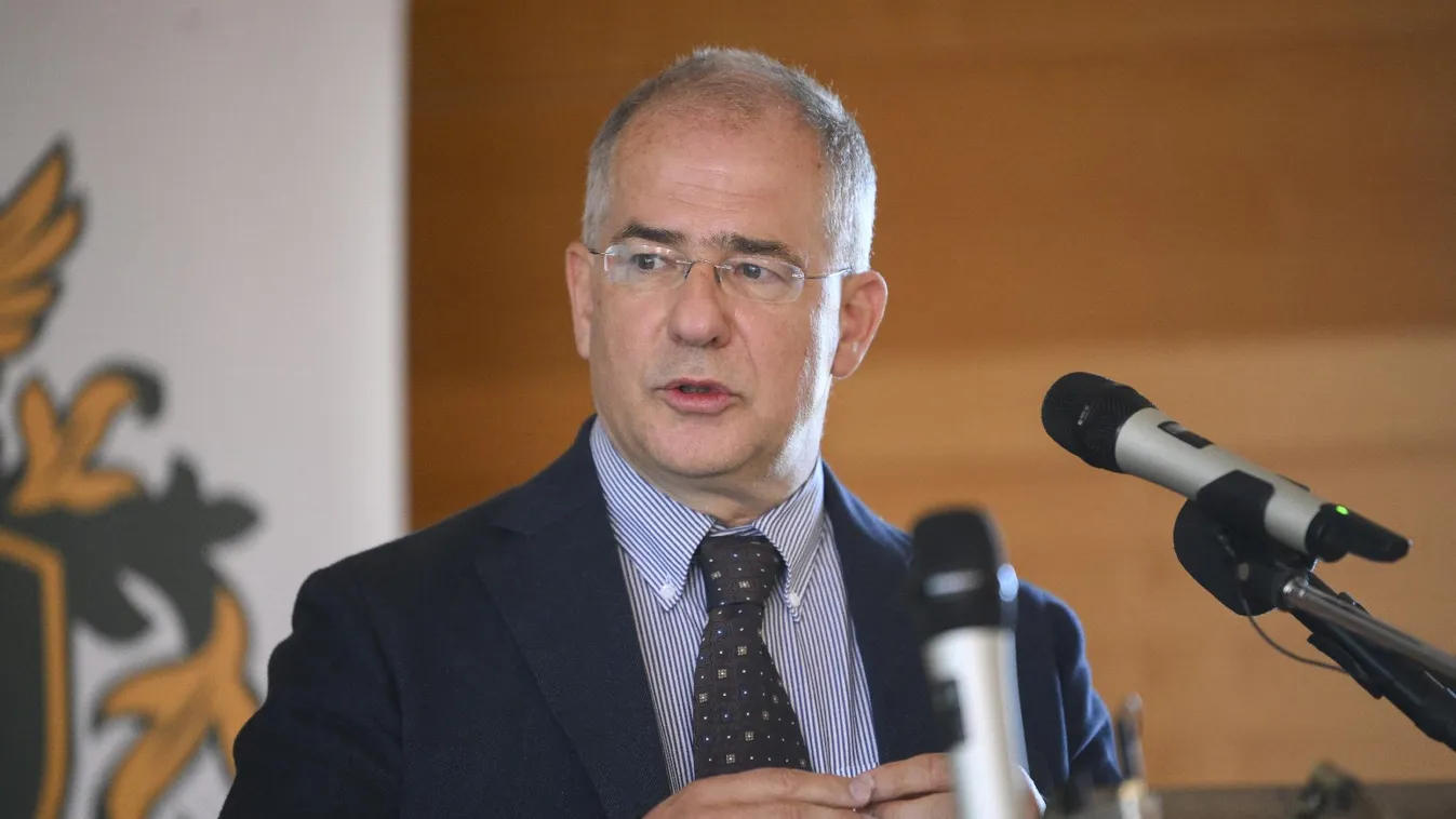 Kósa Lajos: Hol van a határa az illegális bevándorlásnak? + videó