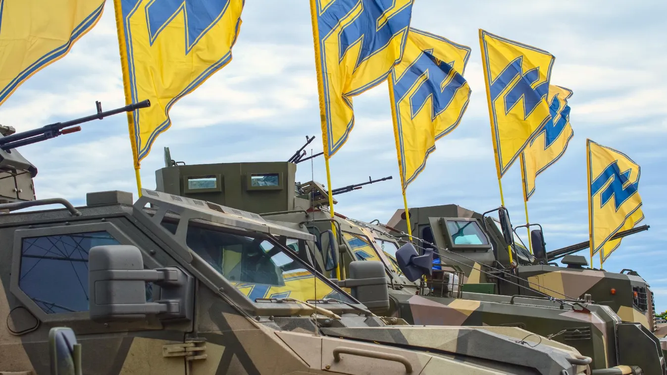 Moszkva reagált arra, hogy neonáci egységet fegyverez fel az USA