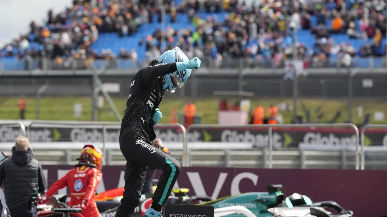 Befoglalta az első sort a Mercedes Silverstone-ban