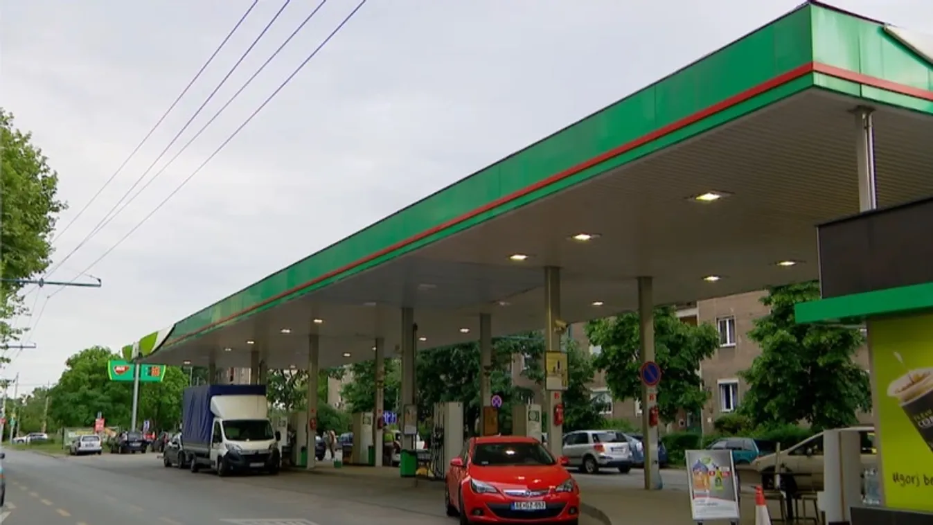 Orbán Viktor: Nem fizethetnek többet a magyarok a térségi benzinárnál + videó