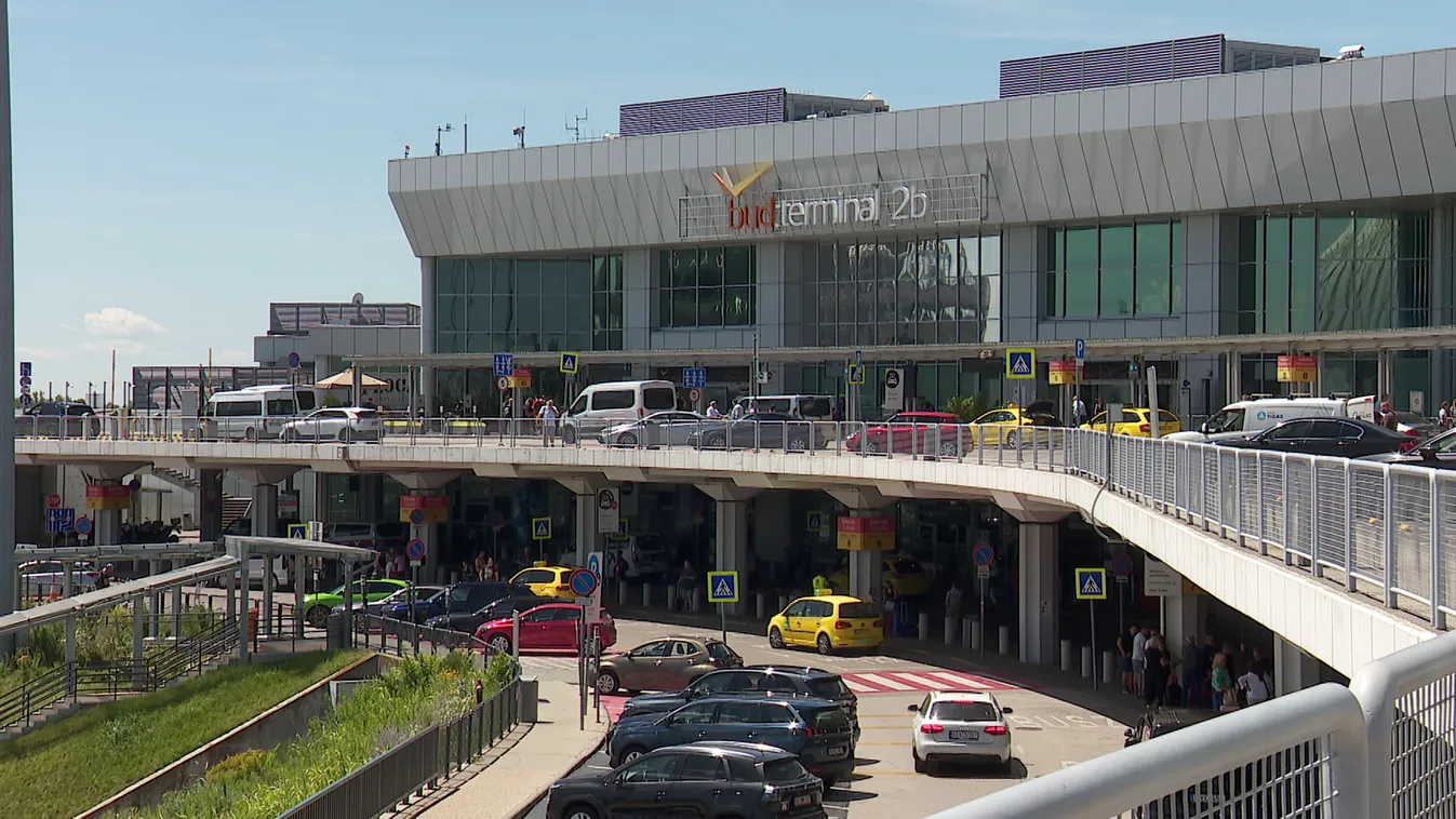 Csaknem húsz év után ismét a magyar államé a reptér + videó