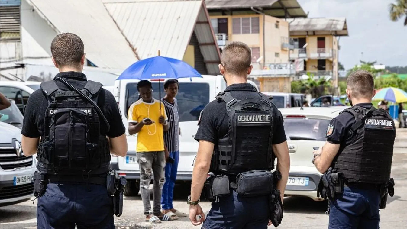Életveszélyes állapotban van a férfi, akit megkéseltek a metróban