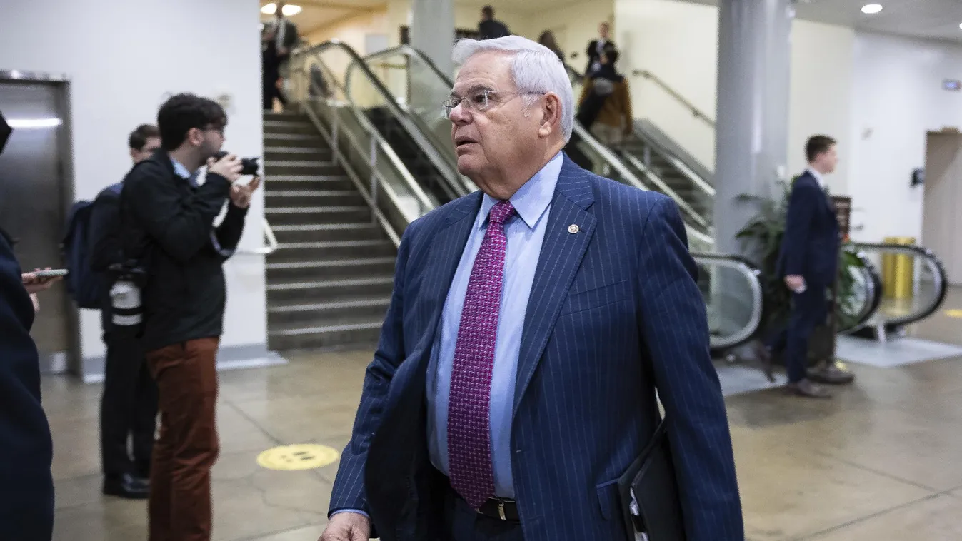 Lemondott kongresszusi székéről a korrupció miatt elítélt Bob Menendez demokrata szenátor