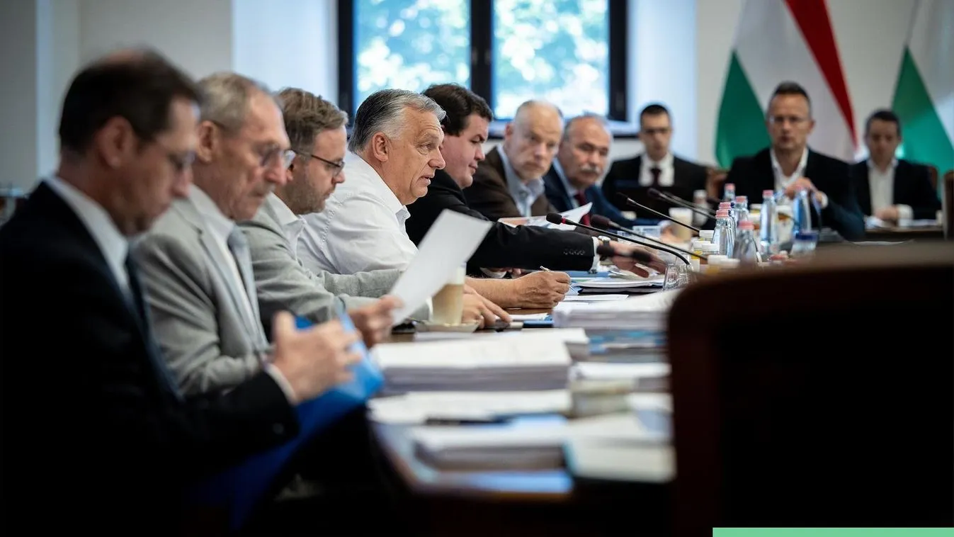 A hétfői Kormányinfó előtt vasárnap ülést tartott a kormány