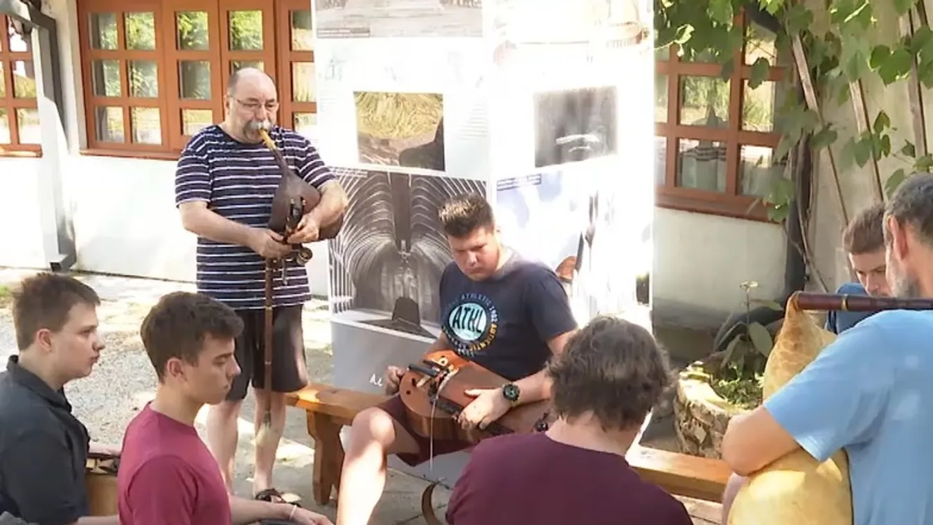 Népzenétől hangos a Gébárti Regionális Népi Kézműves Alkotóház + videó