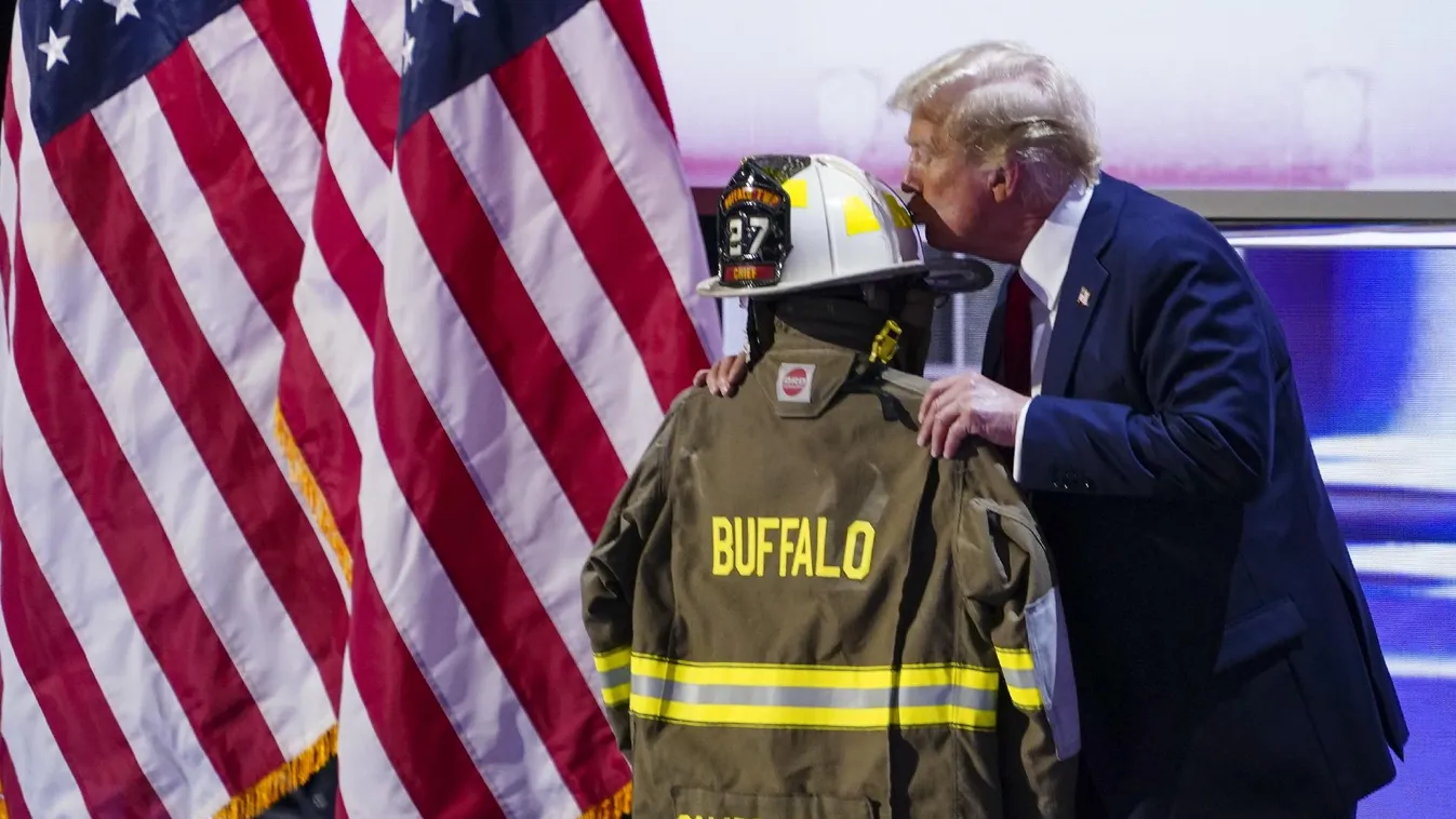 Szülővárosában helyezték örök nyugalomra a Trump elleni merényletben elhunyt tűzoltóparancsnokot