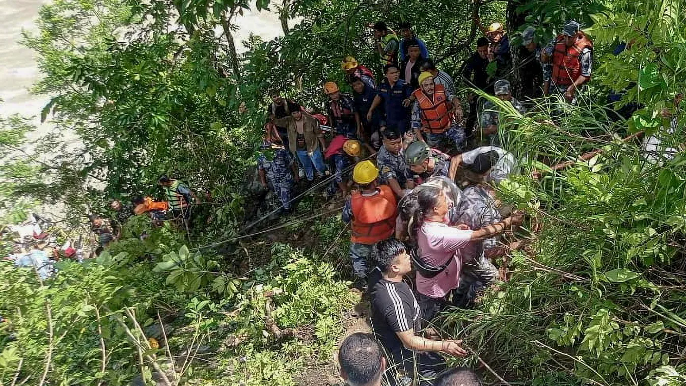 Borzalmas buszbaleset történt Nepálban