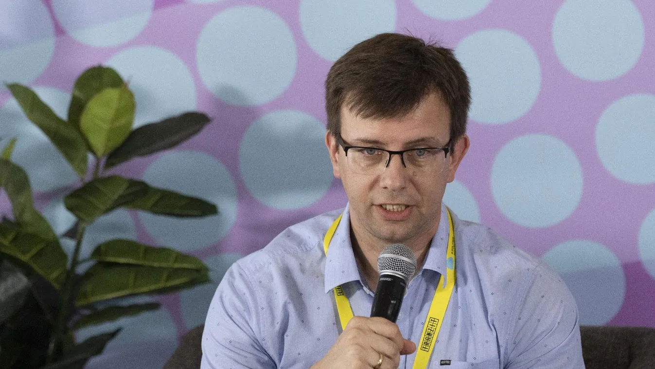 Bóka János: Magyarország teljesíti nemzetközi és európai uniós tagállami kötelezettségeit a védelmet kereső ukrán állampolgárokkal szemben