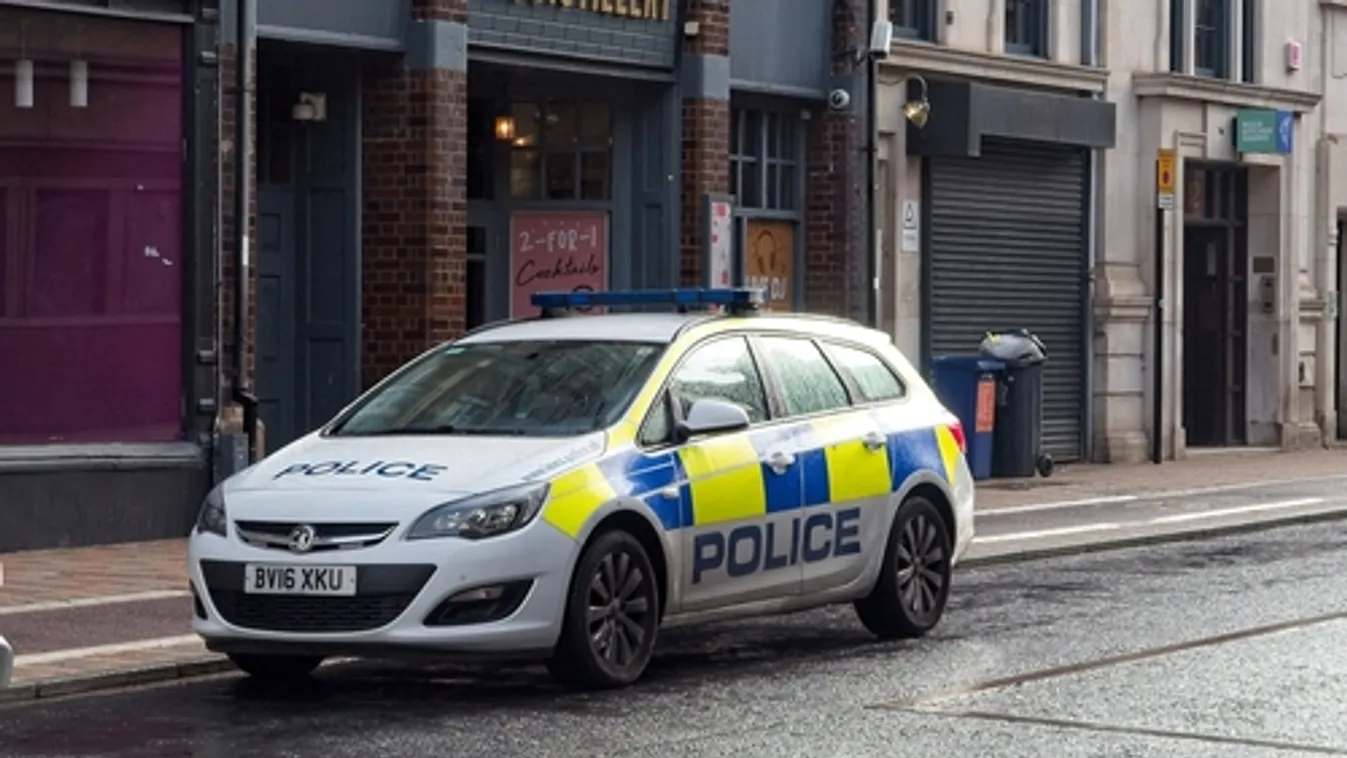 Több rendőr megsebesült nagy-britanniai erőszakos tüntetések során