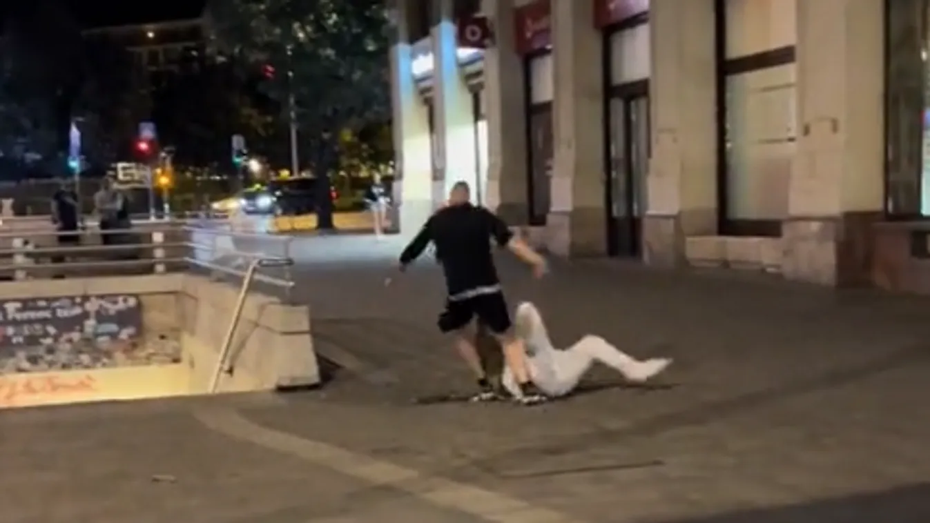 Mindenki csak leste, ahogy két ember püföli egymást a pesti éjszakában + videó
