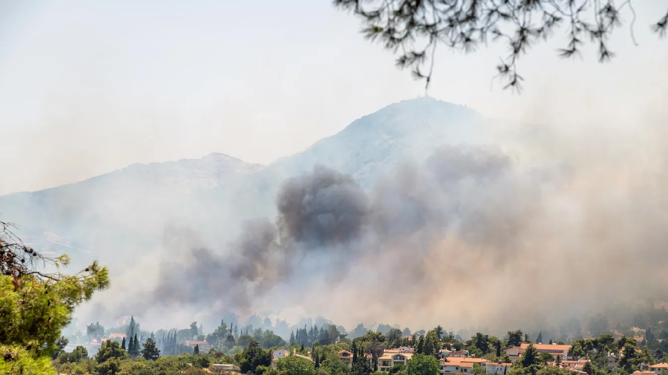 Sikerült megfékezni az Athén környéki erdőségeket sújtó tűzvészt + videó