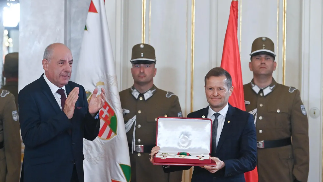 Krausz Ferenc fizikus vette át a Magyar Szent István Rendet + videó