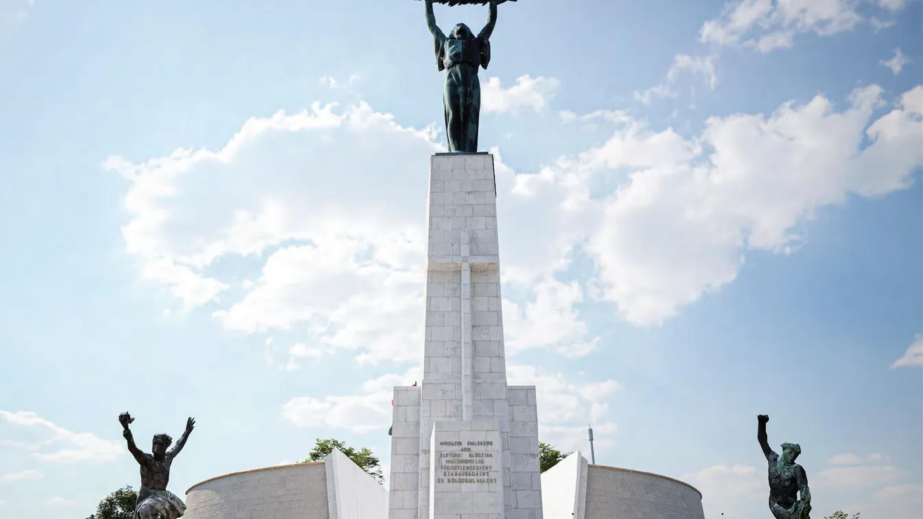 Kereszt kerül a citadellai Szabadság-szoborra