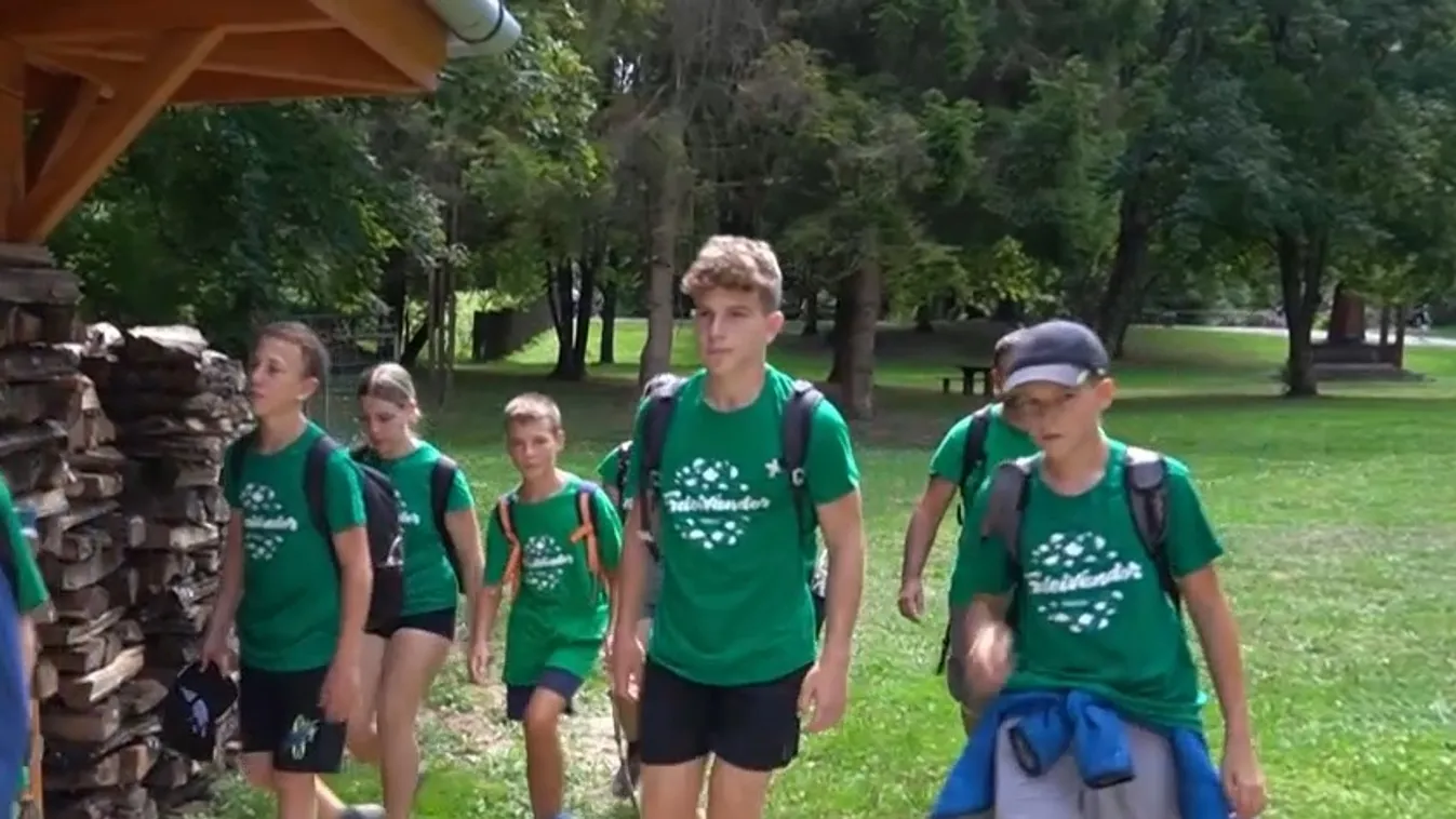 Több ezer gyermek vesz részt valamilyen vándortáborban + videó