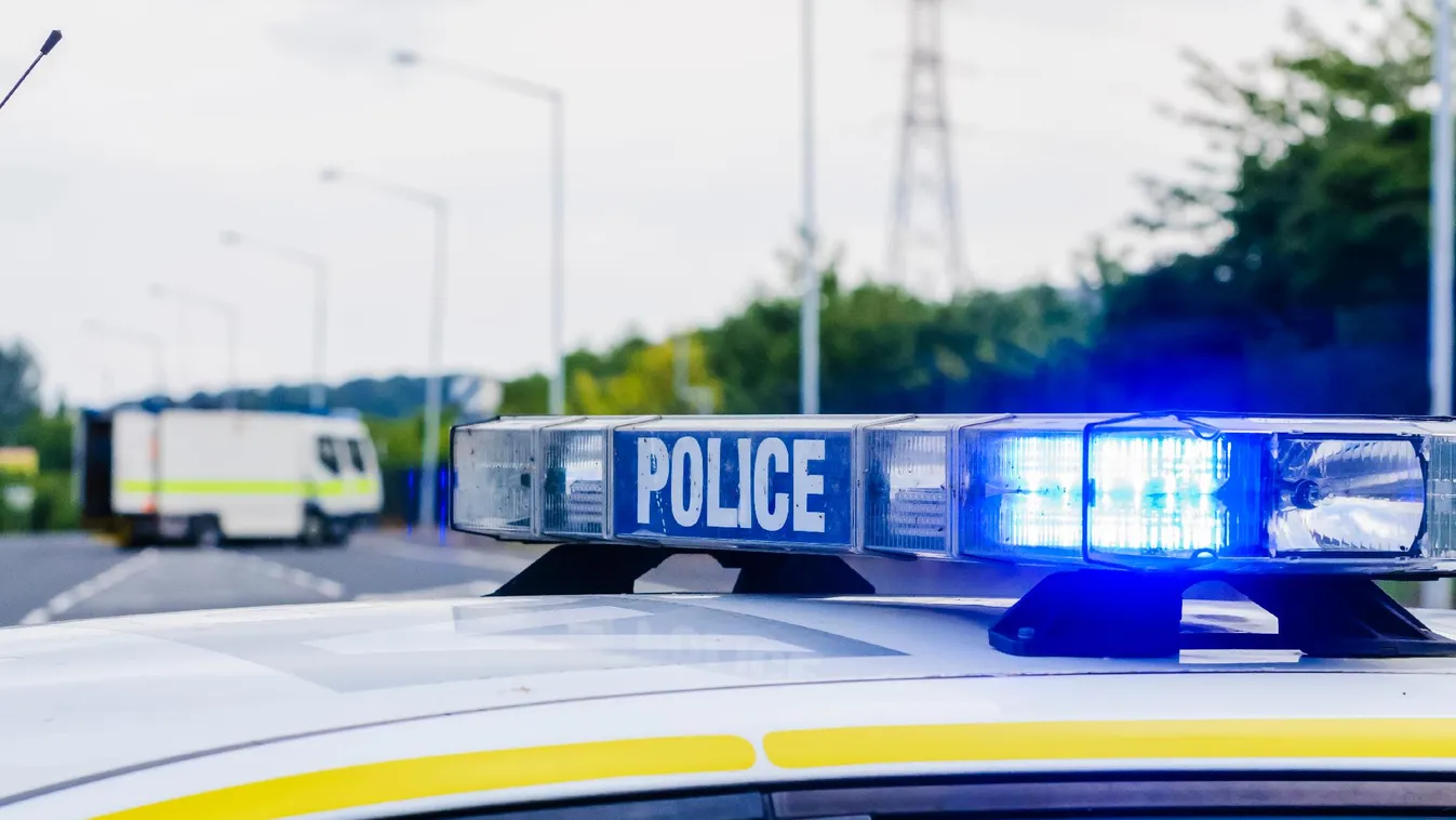 Késsel támadtak egy tábori lelkészre Írországban