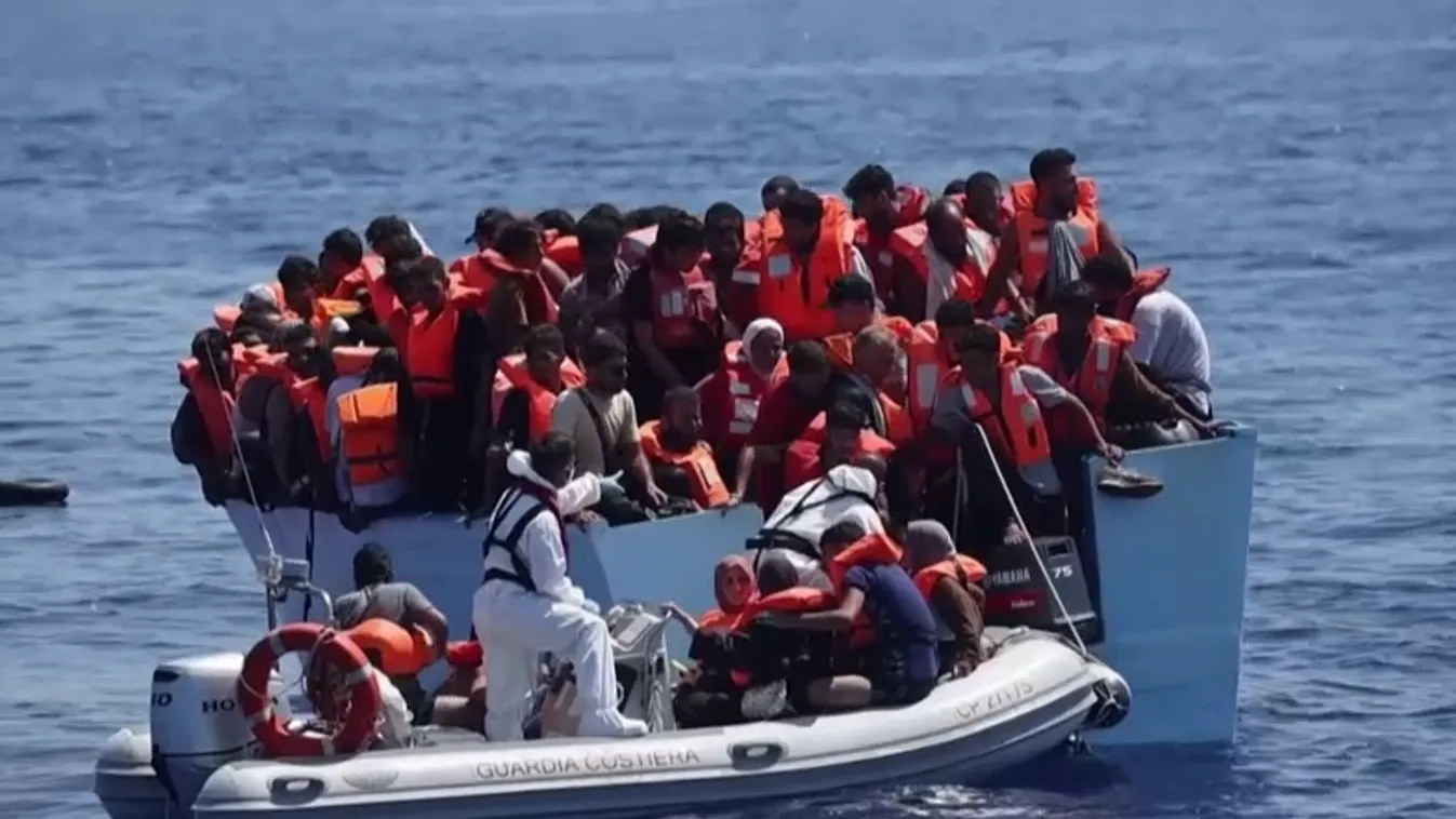 Több száz migráns ostromolja a határt a Spanyolországhoz tartozó Ceutánál + videó