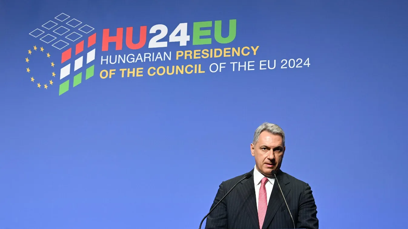 Lázár János: Az autóipart modern technológiák alkalmazására kell kényszeríteni