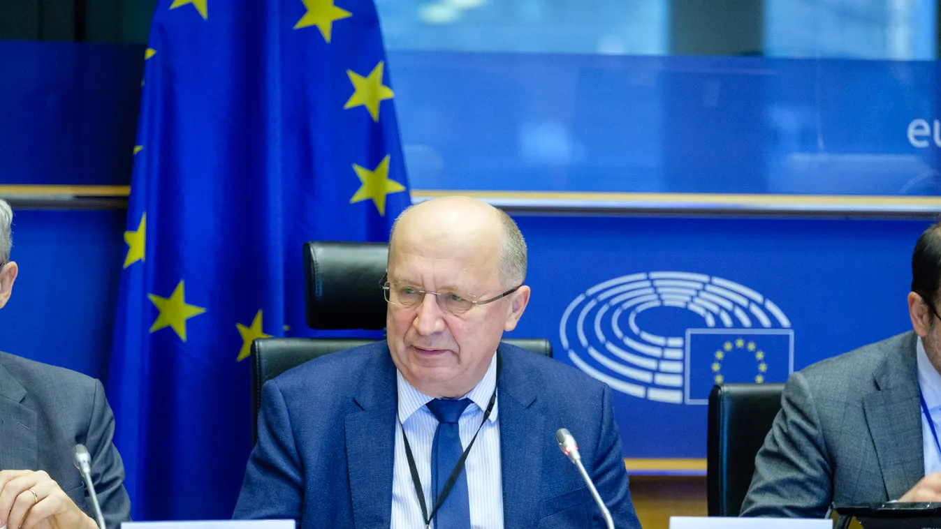 Az EU védelmi biztosa szerint készülni kell a háborúra