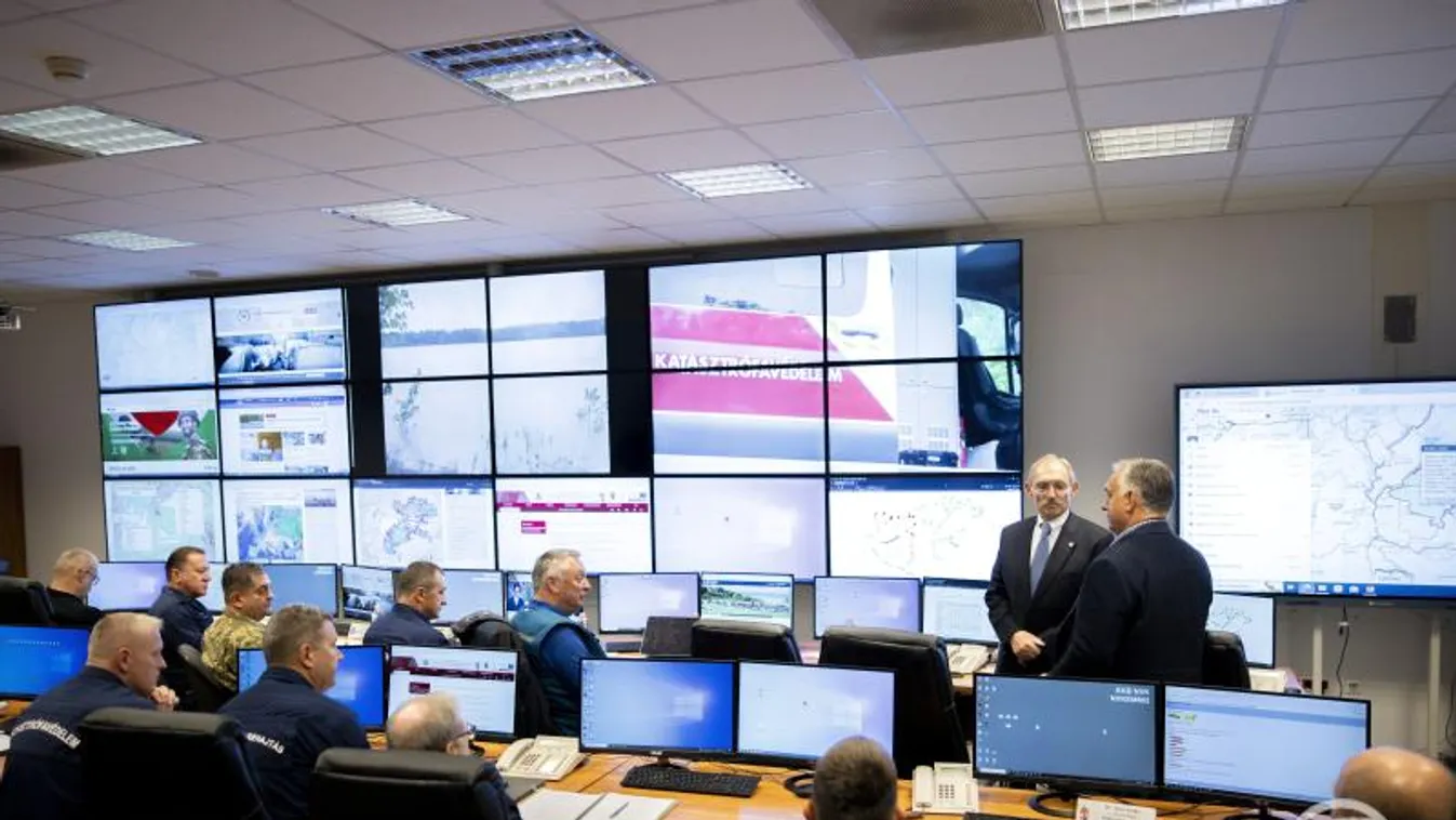 Orbán Viktor vezetésével ülést tartott az árvízvédelmi operatív törzs