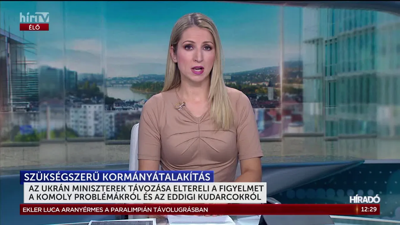 Az ukrán miniszterek távozása eltereli a figyelmet a komoly problémákról és az eddigi kudarcokról