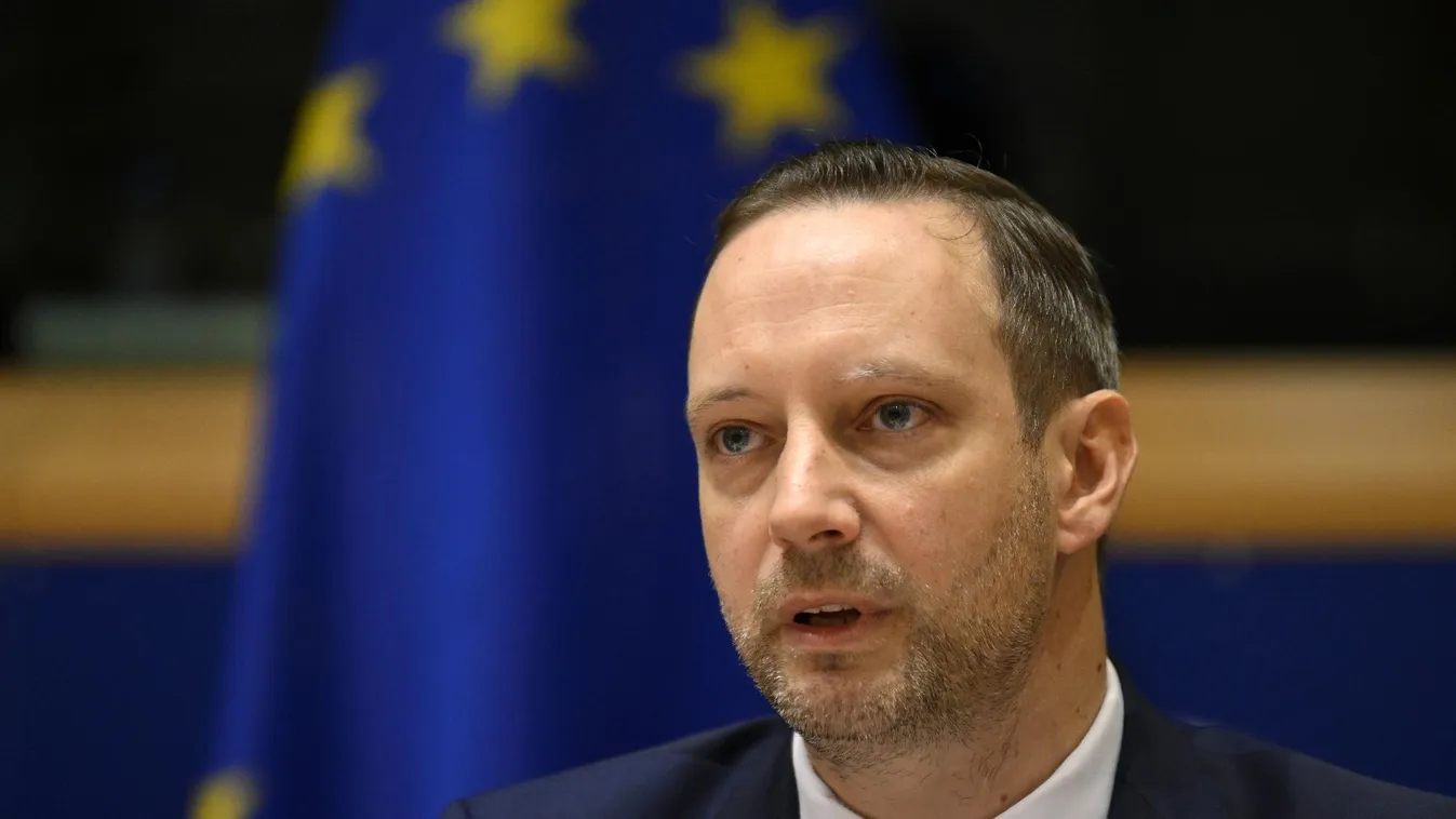 A keleti kereszténység helyzetéről és a béketeremtés lehetőségeiről tárgyalt Azbej Tristan az örmény apostoli pátriárkával