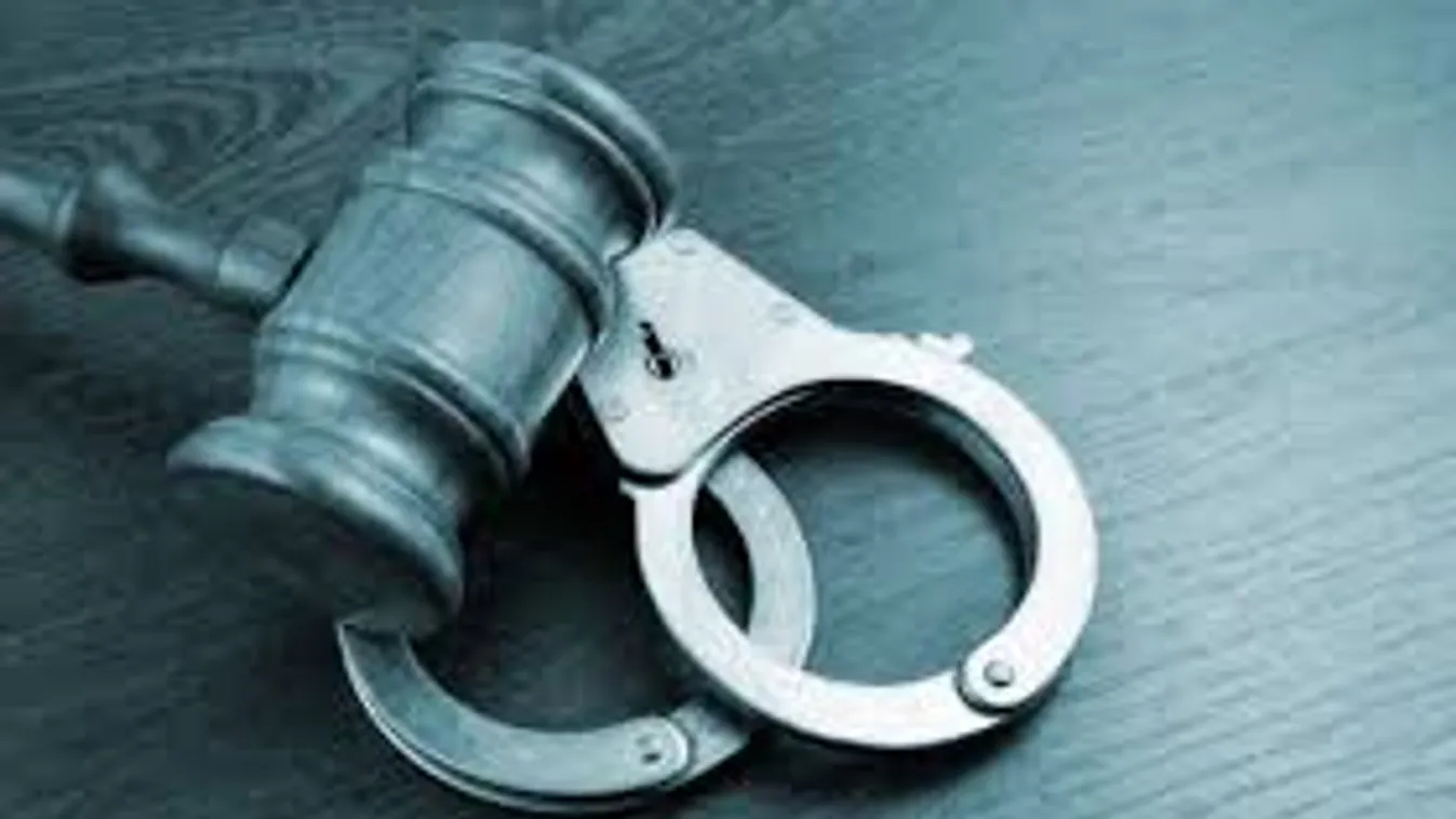 Általános iskola parkolójában értékesítették a szert, vádat emeltek ellenük