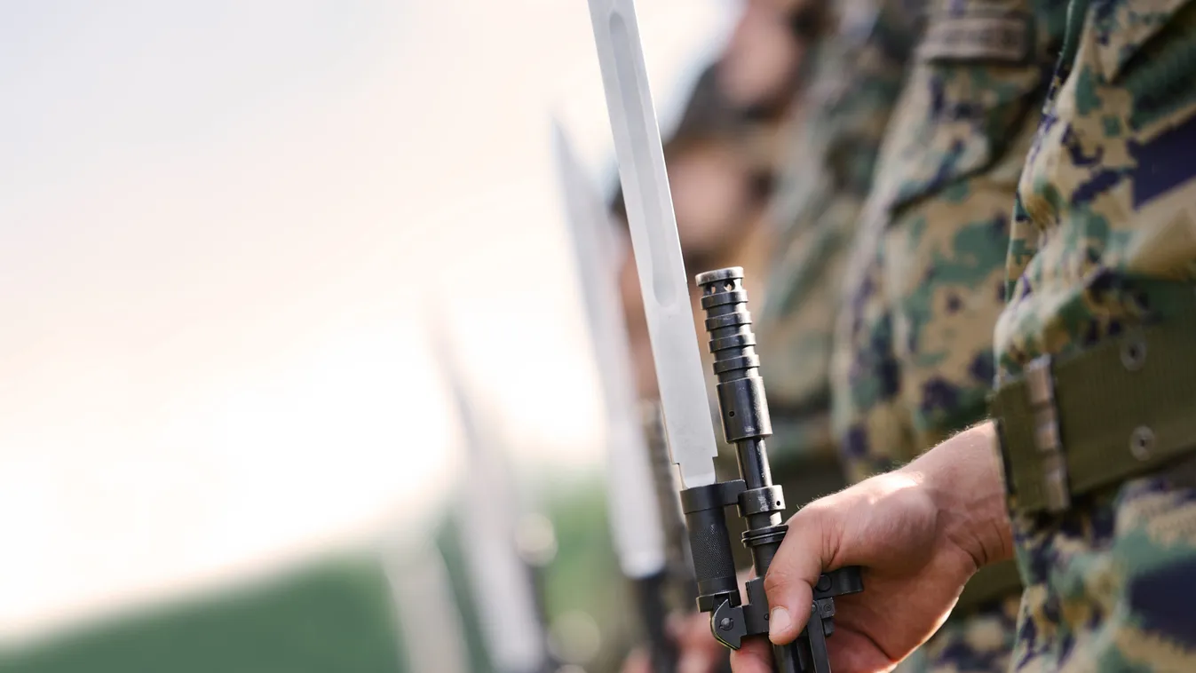 Szerbia katonailag semleges akar maradni, de bevezetnék a kötelező sorkatonai szolgálatot