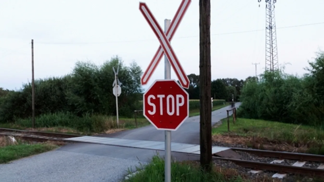 Gázolt a vonat Dombóváron, akár két órát is késhetnek a vonatok a pécsi vonalon