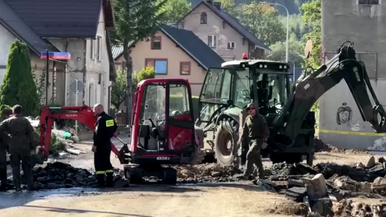 Katonai művelet keretében kezdődött meg Lengyelországban az árvíz utáni helyreállítás