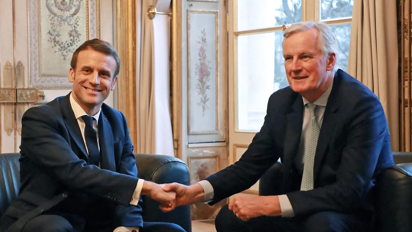 Ezrek tüntetnek Franciaországban Michel Barnier kormányfői kinevezése ellen