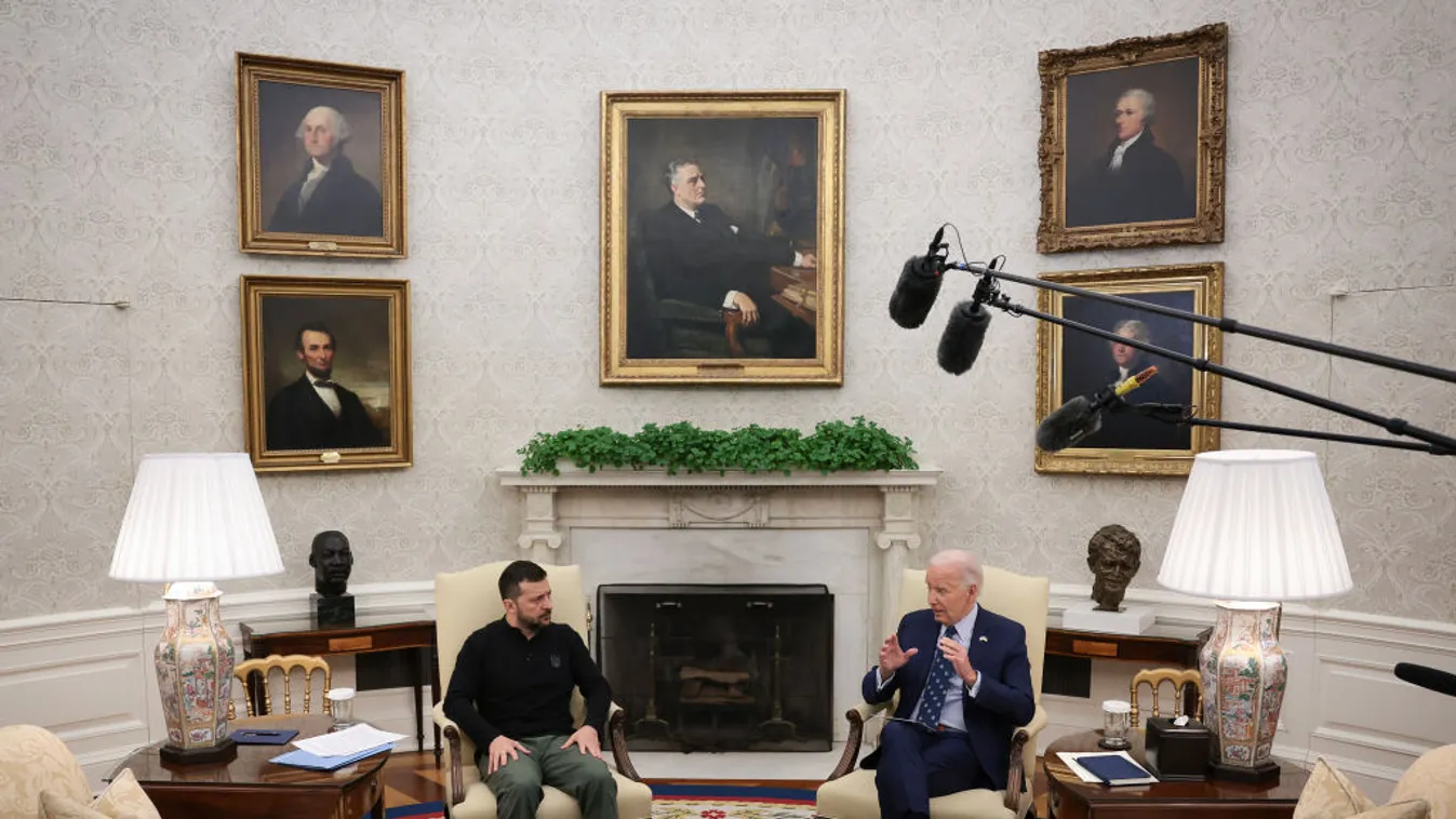 Ömlenek a dollármilliárdok Ukrajnának