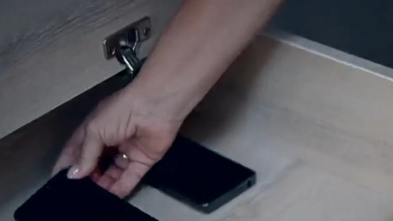 Célpont – Iskolai mobiltelefon stop + videó