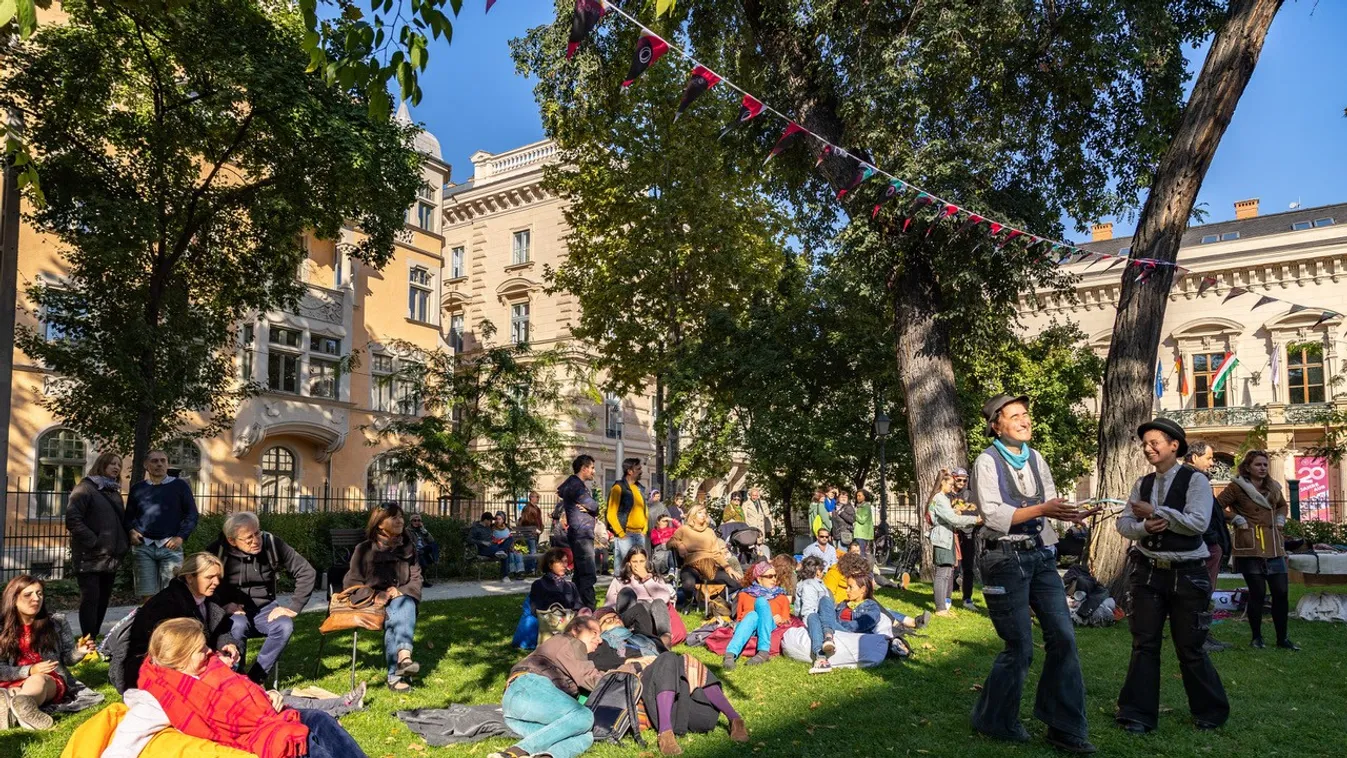 Mi a csoda? Ebru és karagöz a Múzeumkertben