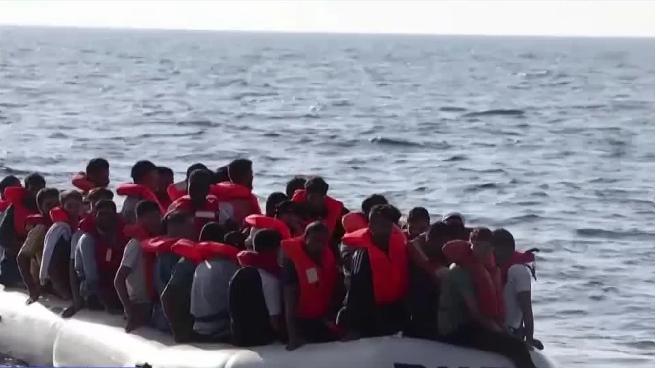 Elindult az első hajó Lampedusáról, amely Albániába szállítja az illegális bevándorlókat + videó