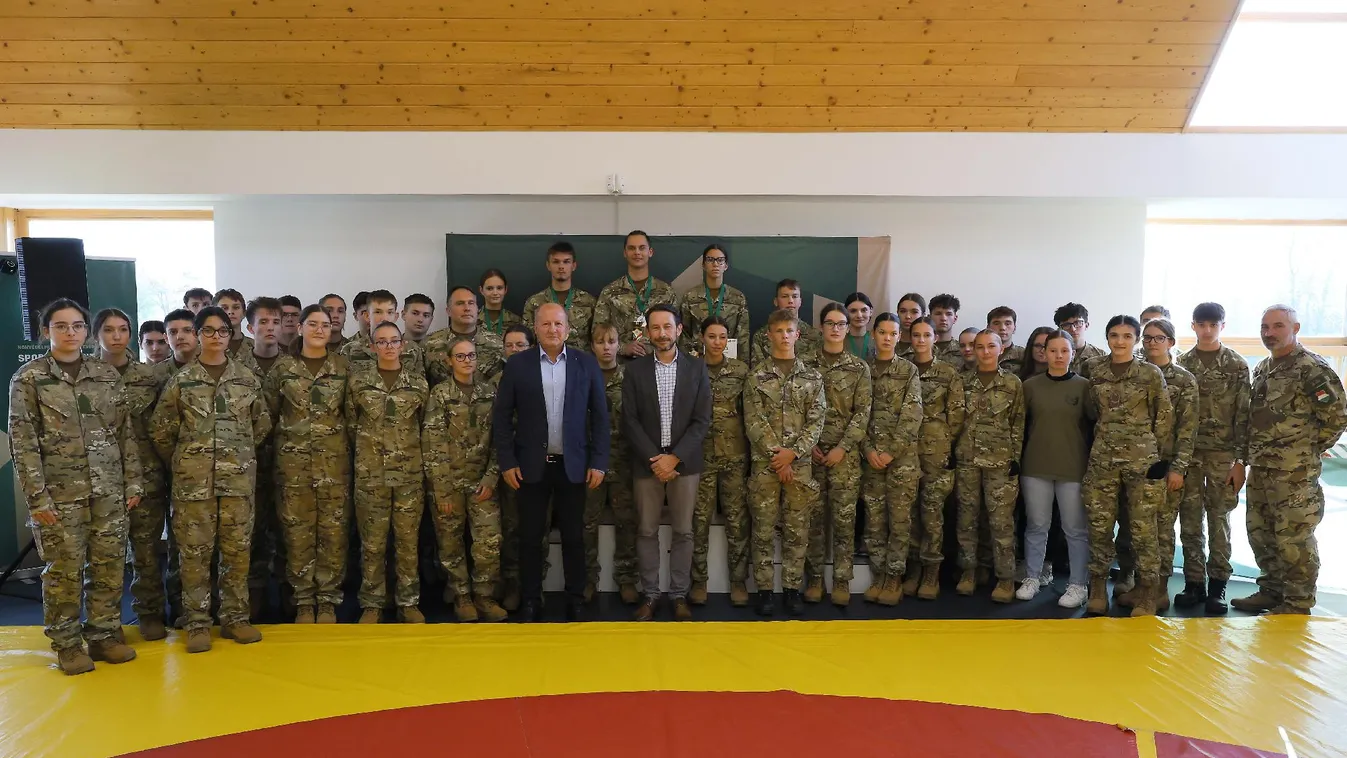 Simicskó István: Nem tudjuk, milyen világ jön, de az biztos, hogy katonákra mindig szükség lesz